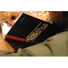 Cr&ocirc;nicas de um Pastor Gay